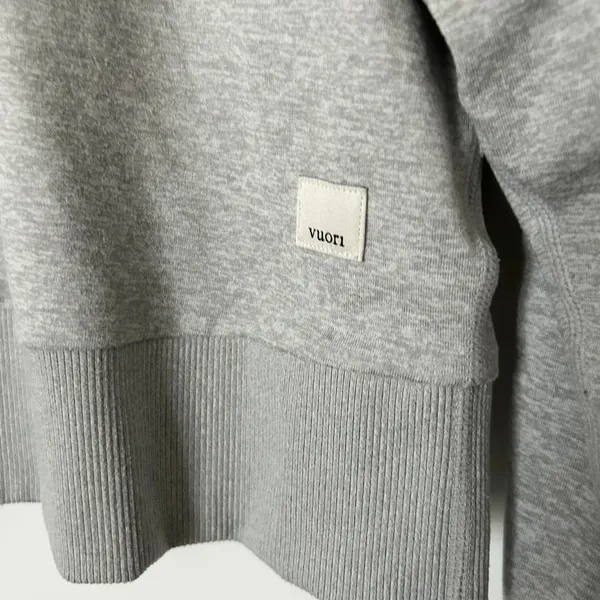 Vuori Woman's Halo DreamKnit Pullover Crewneck Sweatshirt Heather Grey Medium - Image 3