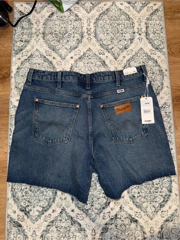 Wrangler Women's Medium Blue Denim Cutoff Shorts - Image 4