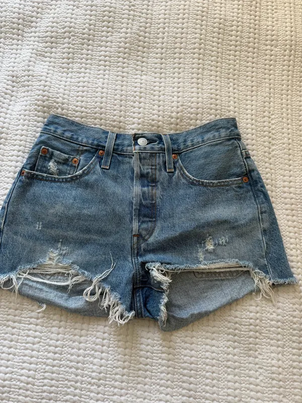 Levi’s 501 Shorts - Image 2