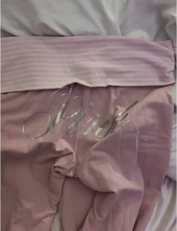 PINK Victoria's Secret flared pink leggings - Image 4