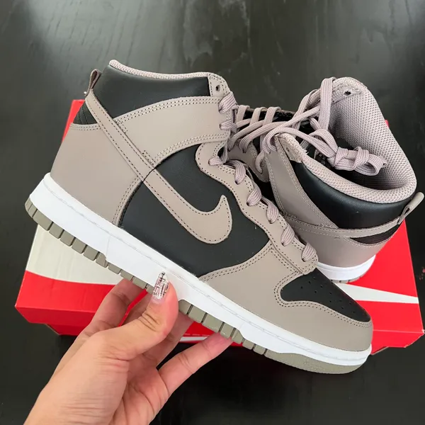 Nike NIB  Dunk High Moon Fossil - Image 3