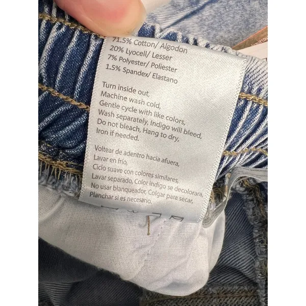 RISEN Light Wash Denim Slouchy Cropped Barrel Wide Leg Jeans Size Small - Image 7