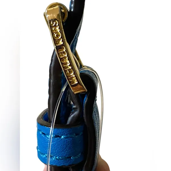 Michael Kors Statement Blue Leather Crossbody Bag EUC! - Image 3