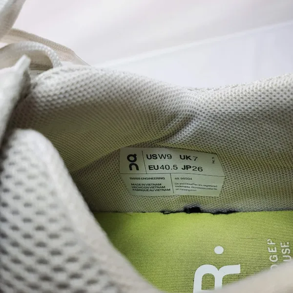 On THE ROGER Clubhouse CloudTec Womens 9 Tennis Sneakers White‎ Yellow - Image 6