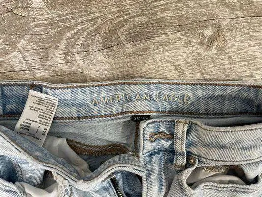 American Eagle Mom Jeans - Image 3