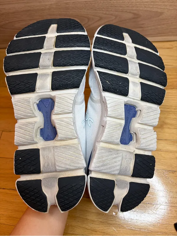On Running Women's Cloud X 4 Sneakers in Lavender / Acai - Size 9 - Image 6