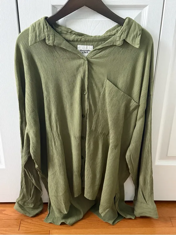Abercrombie & Fitch Oversized Crinkle Gauze Rayon Button Down in Green - Image 2