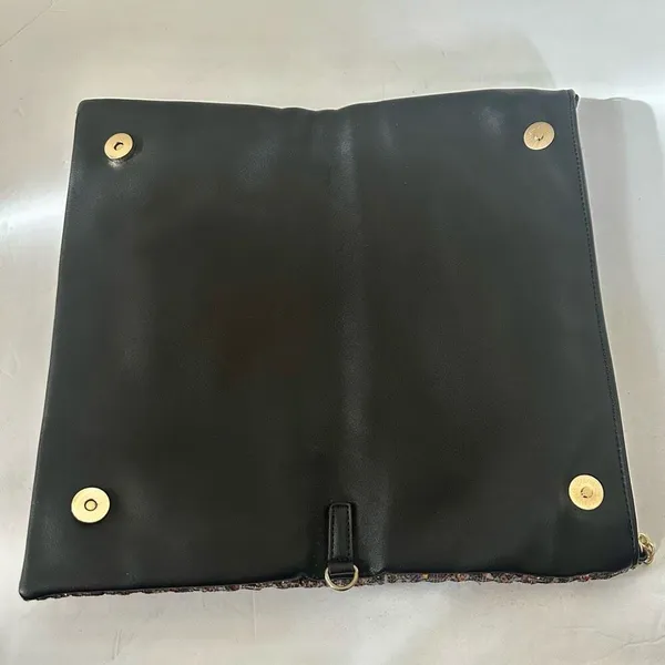 La Je expandable clutch purse - Image 3