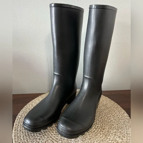Rubber Rain Boots Size 8 - Image 12