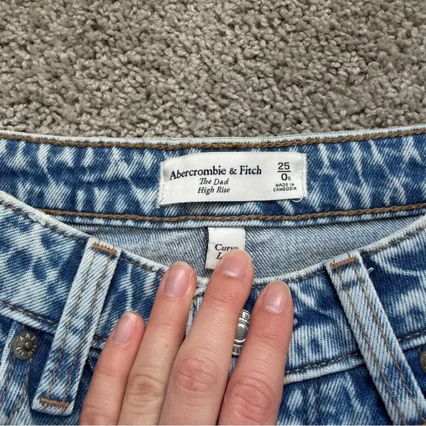 Abercrombie & Fitch The Dad High Rise Curve Love Size 25/0 Short - Image 6