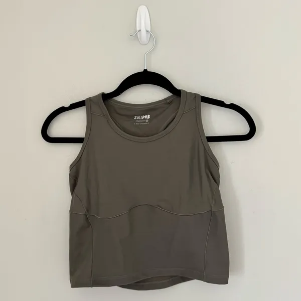 SKIMS Performance Racerback Tank Gunmetal - Image 3