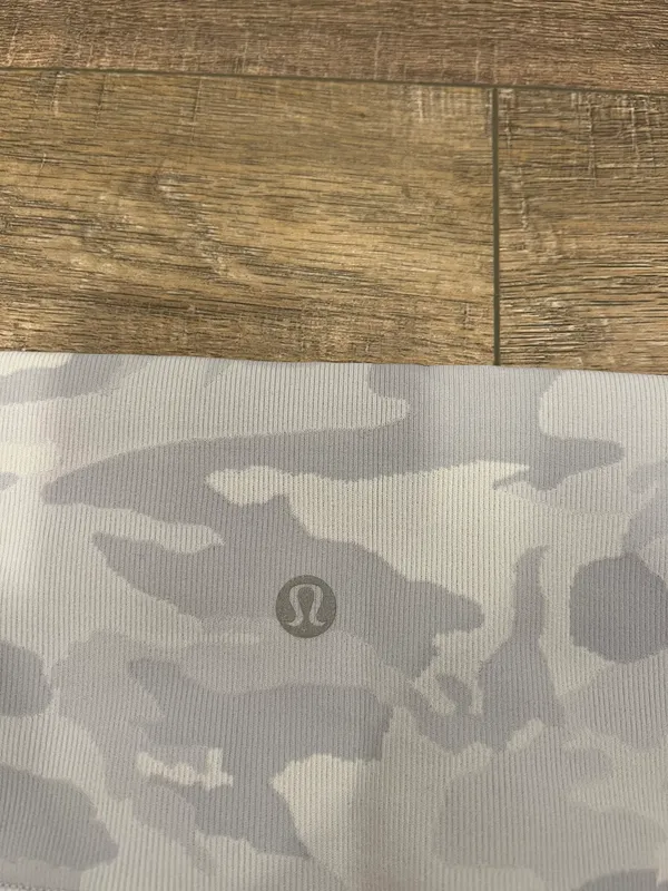 Lululemon white camo wunder under  leggings 25” - Image 5