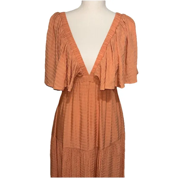 Vestique V-Neck Open Back Peach Ruffled Maxi Lined Dress Size M - Image 7