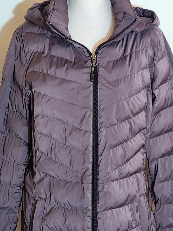32 Degrees Dusty Purple Hooded Puffer Jacket Size Medium - Image 2