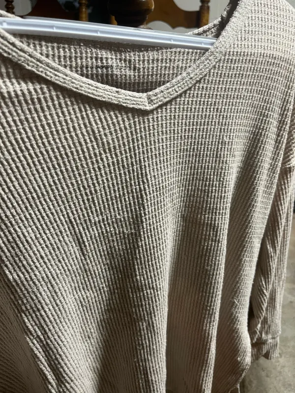 American Eagle Texture long sleeve v neck - Image 2