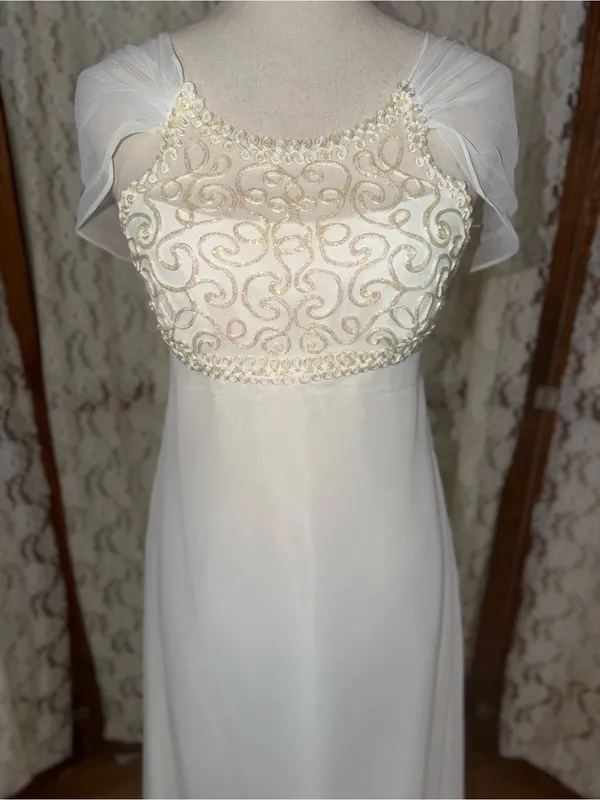 Pretty Vintage 90s Alfred Angelo Chiffon Wedding Gown - Image 4