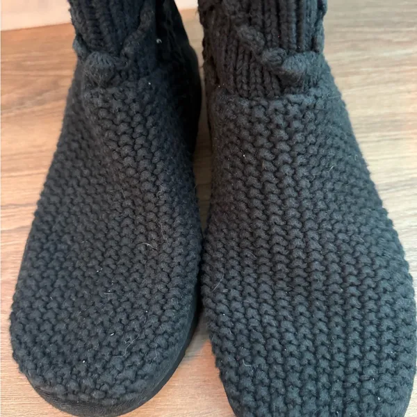 UGG Black Cable-Knit Boots Sz 7 - Image 5