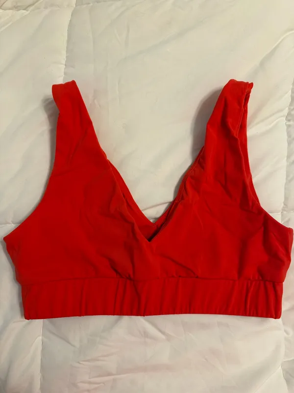 Daily Drills Go! V-Neck Sports Bra Heart - Image 3