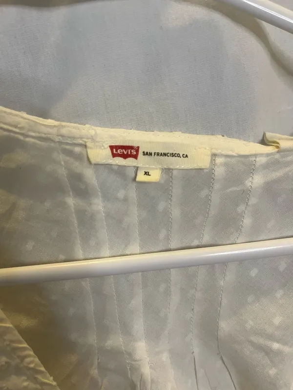 Levi's white blouse with small polka dots, size XL #polkadots #workwear. #171 - Image 2