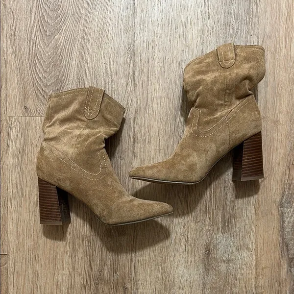 VICI | Tan Dev Faux Suede Slouchy‎ Western Pointed Block Heel Ankle Boots, 6 - Image 4
