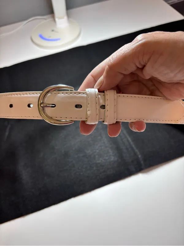 Classic White Leather Belt with Silver-Tone Buckle - Image 4