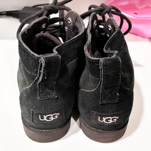 UGG Women’s Bethany Black Suede Lace Up Sheepskin Booties SN 1012532 Size 9 - Image 4