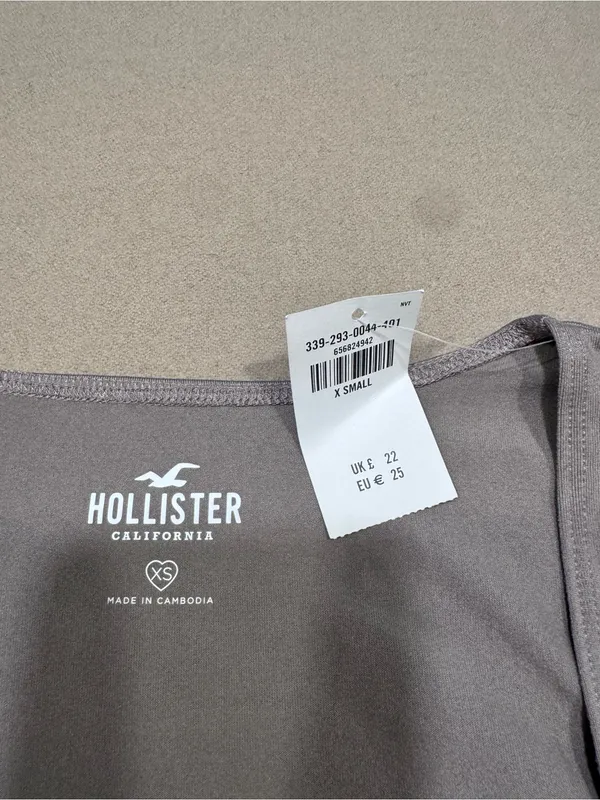 Hollister Taupe Ruched Square-Neck Long Sleeve Crop Top - Image 5
