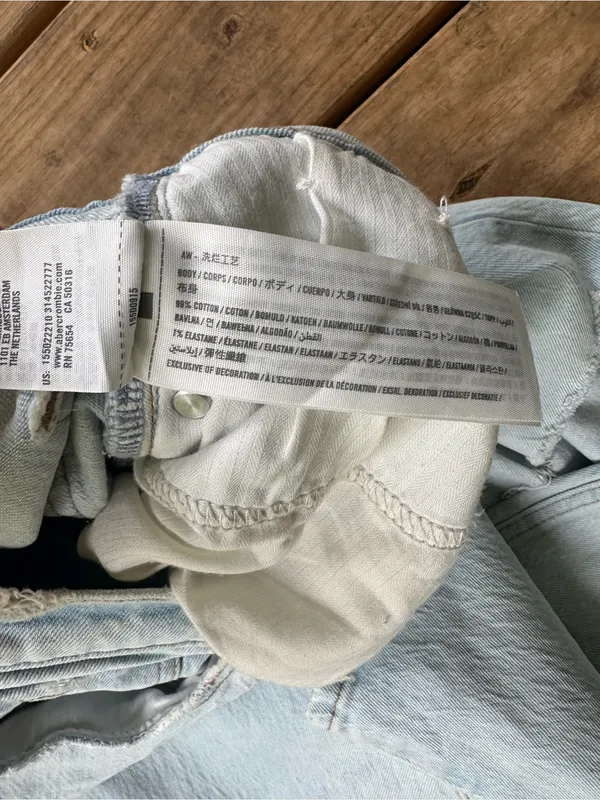 Abercrombie and Fitch The 90’s Straight Ultra High rise jeans 10L - Image 5
