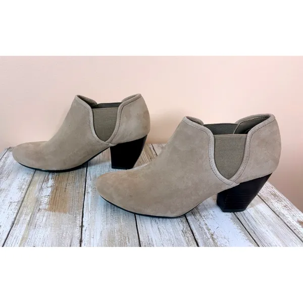 Vaneli Suede Ankle Booties Taupe Block Heel Elastic Side Women's‎ Size 7M - Image 2