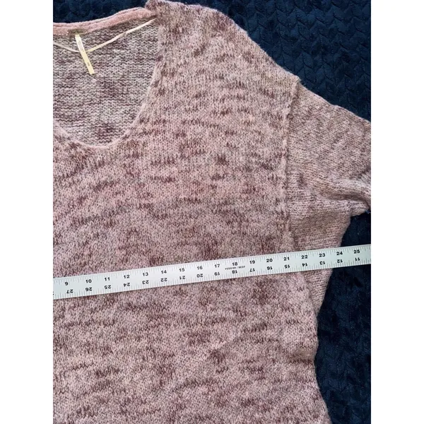 Free People Women's Pink‎ Oversized Sweater Size Small - Image 6