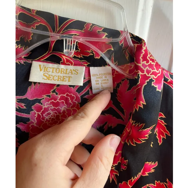 Vintage Gold‎ Tag Victoria's Secret 90's Black Red Floral Satin Sleepshirt Sz L - Image 4