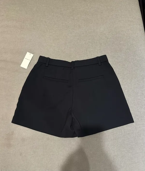 Abercrombie Curve Love Mid Rise Tailored Short - Image 4