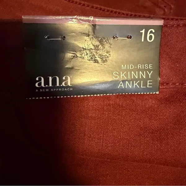 a.n.a Skinny Ankle Jeans 16 Burgundy Mid Rise Raw Hem Stretch NWT - Image 8