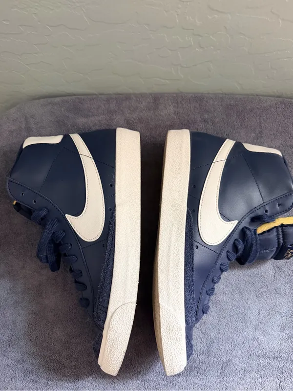 Nike Blazer Mid 77 Vintage Navy Blue White Yellow Script Sneakers W9 M7.5 - Image 6