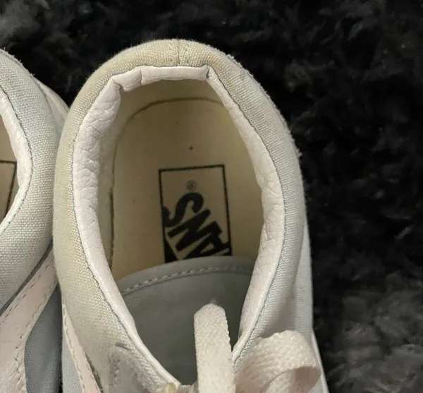 Vans unisex sneakers men 5/women 6.5 - Image 2