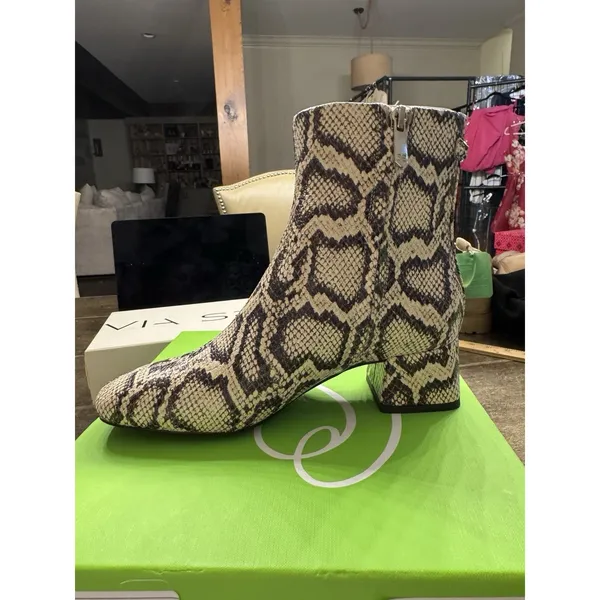 Sam Edelman Women's Paige 2 Gray Snake Print Size 6 Bootie - Image 4