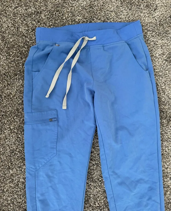 Figs ceil blue scrub set - Image 4