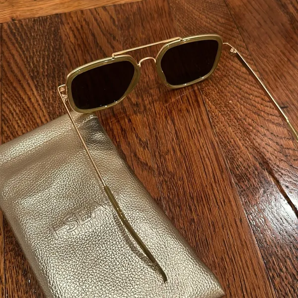 I-sea sunglasses square gold frame green black tinted lens - Image 4