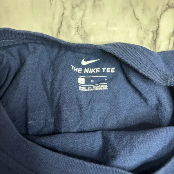 Nike New York Yankees The Captain T shirt navy blue size large - Image 6