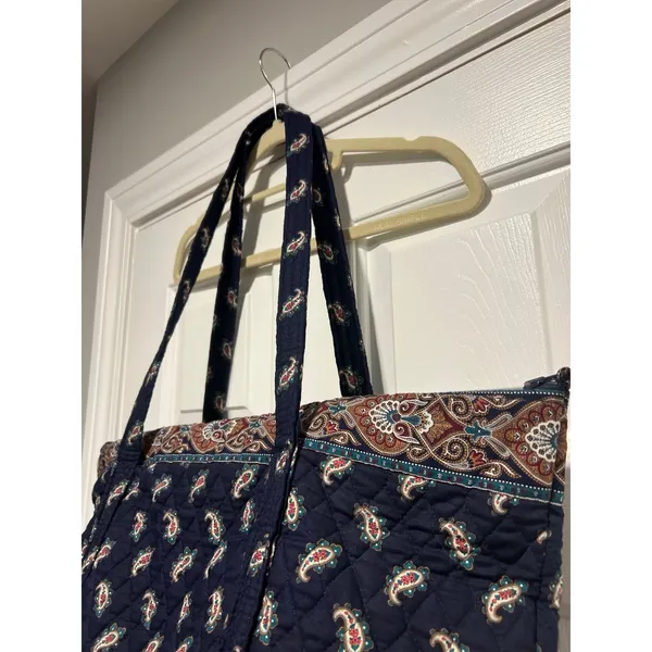 Vera Bradley Miller bag in Retired Navy pattern excellent condition - Image 4