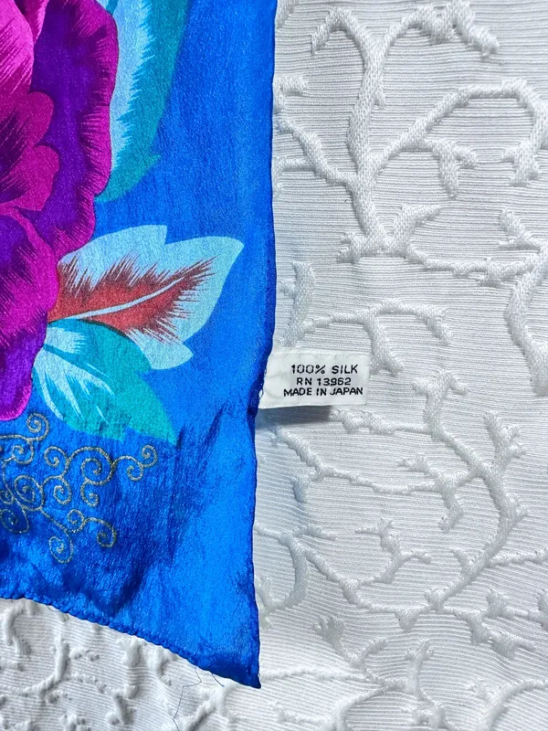 Vintage Triangle Silk Scarf 28x29 Lightweight Geometric Soft - Image 4