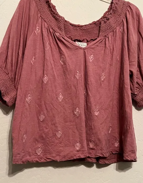 Lucky brand, dusty, mauve peasant, crop top blouse, size medium ￼ - Image 2