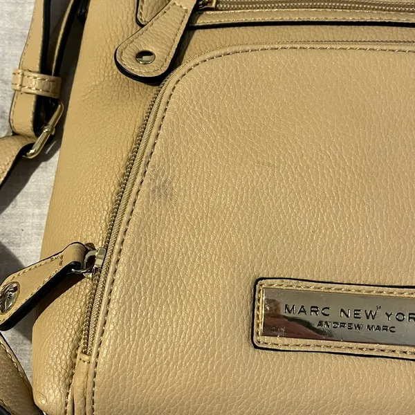 Crossbody Purse NWT with one flaw on front of bag - Image 6