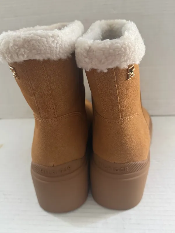 Tommy Hilfiger‎ Pillowi Women's 7.5 Platform faux fur suede Ankle Boots tan - Image 4