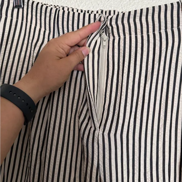 Mango elasticated waist staight wide leg stripe pants in mono stripe size large - Image 9