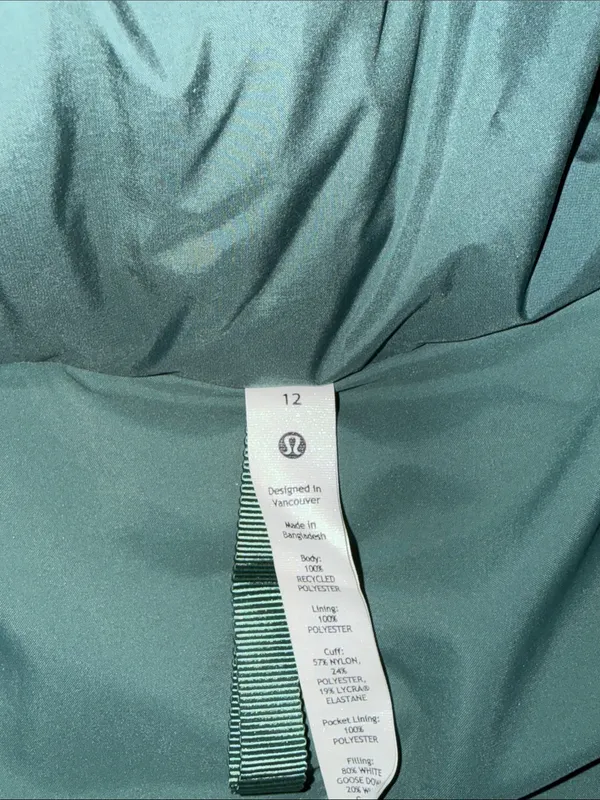 Lululemon Wunder Puff 600-Down-Fill Cropped Jacket Size 12 - Image 3