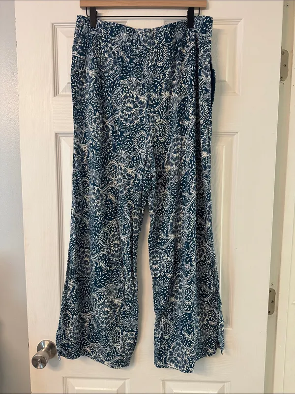 Maeve Navy and White Paisley Wide-Leg Pants - Image 4