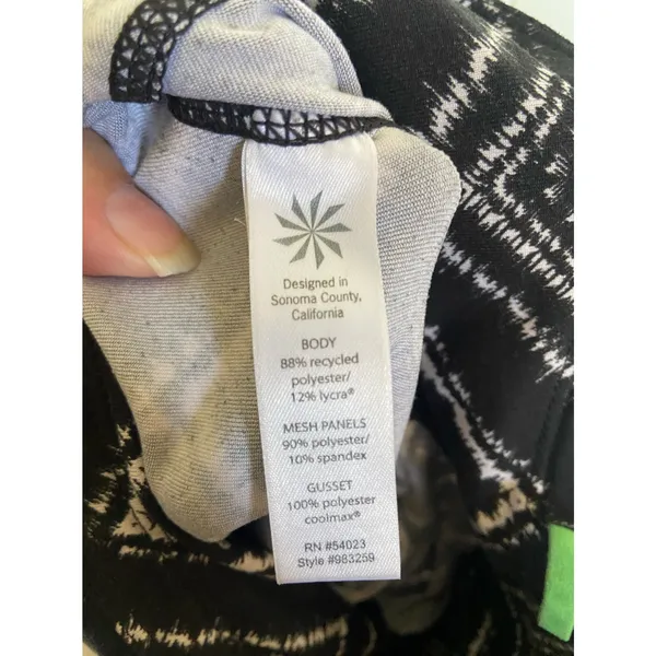 Athleta Womens Leggings Size Small Zig Zag Relay‎ Capri Black White 983259 - Image 9