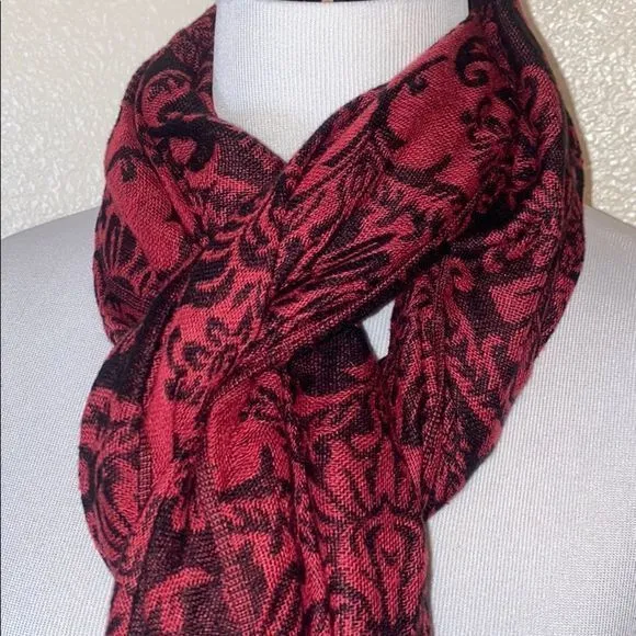 Walmart 5/$30 🎈 Red and black womens multi way‎ floral damask scarf - Image 2