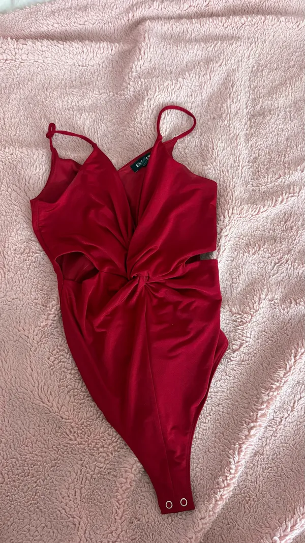 Express red body suit - Image 4